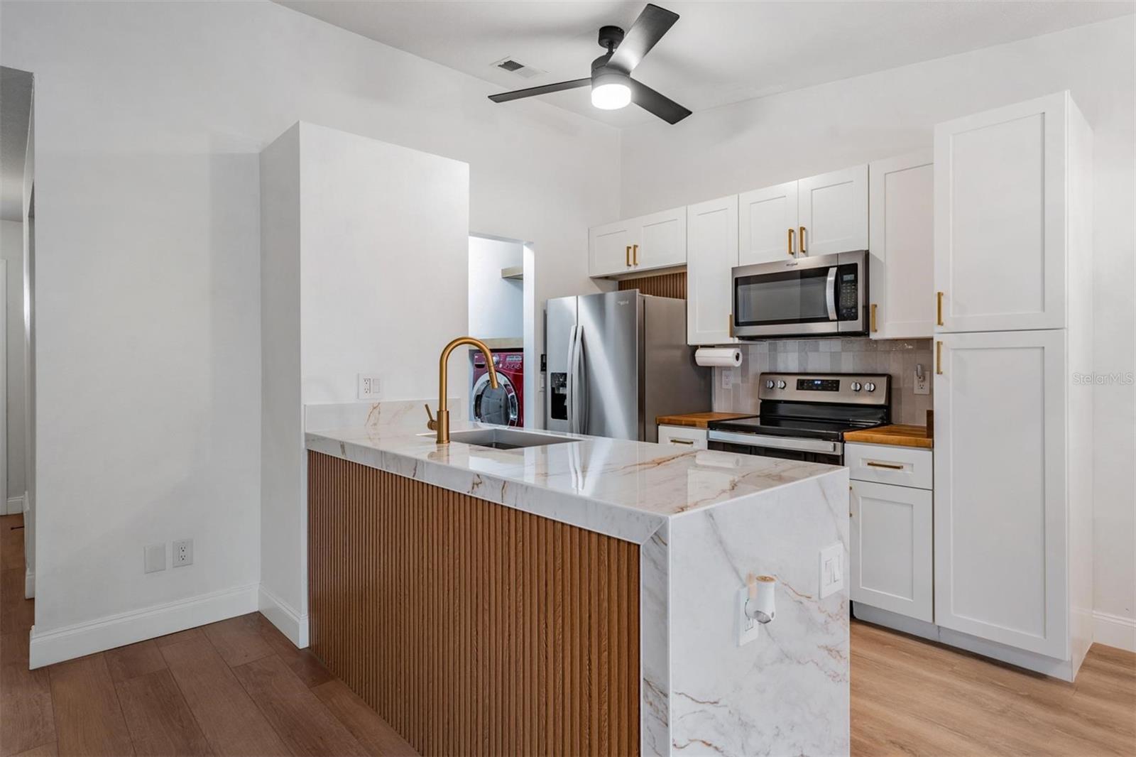 Image 7 of 34 For 404 Regal Park Drive