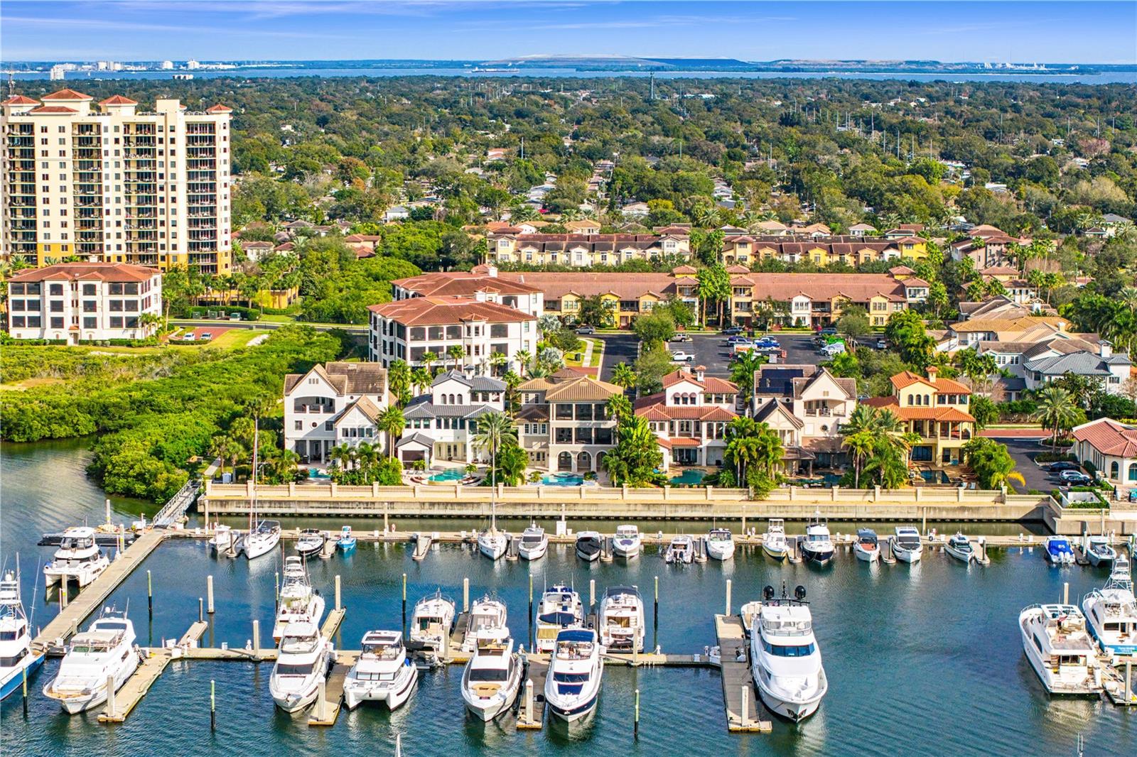 Listing photo id 98 for 5905 Beacon Shores Street