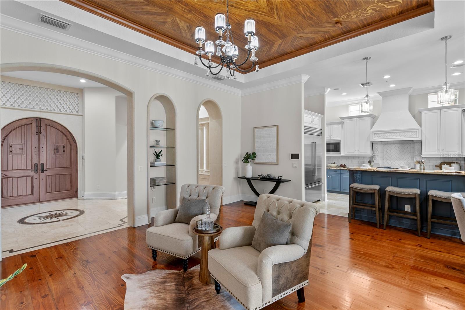 Listing photo id 15 for 5905 Beacon Shores Street