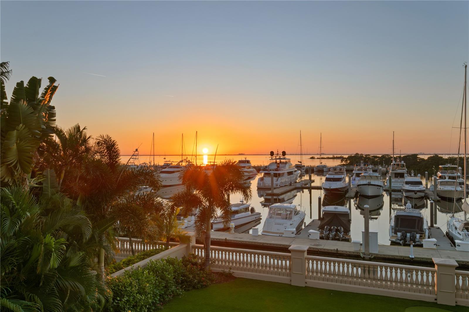 Listing photo id 0 for 5905 Beacon Shores Street