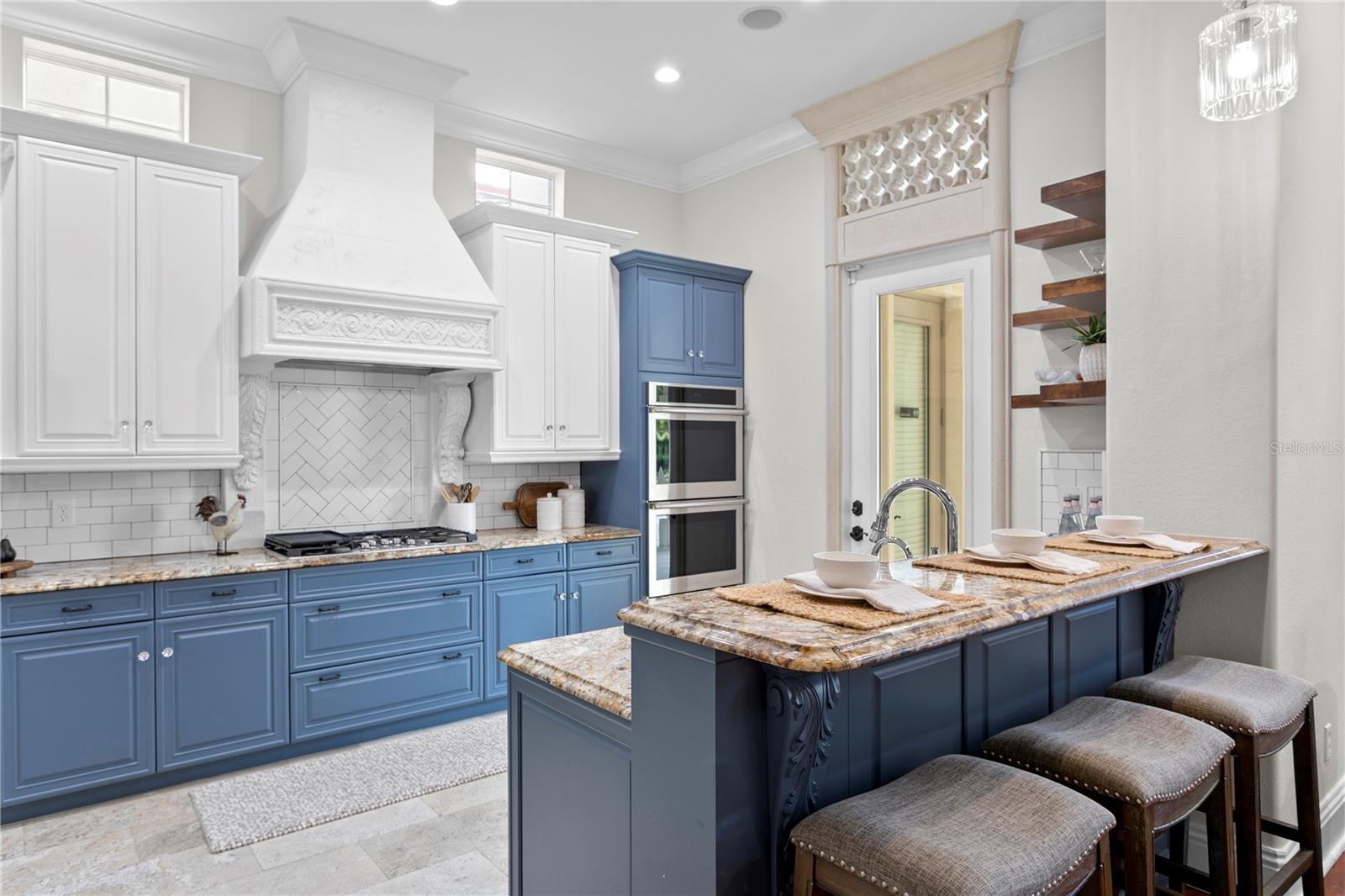 Listing photo id 20 for 5905 Beacon Shores Street