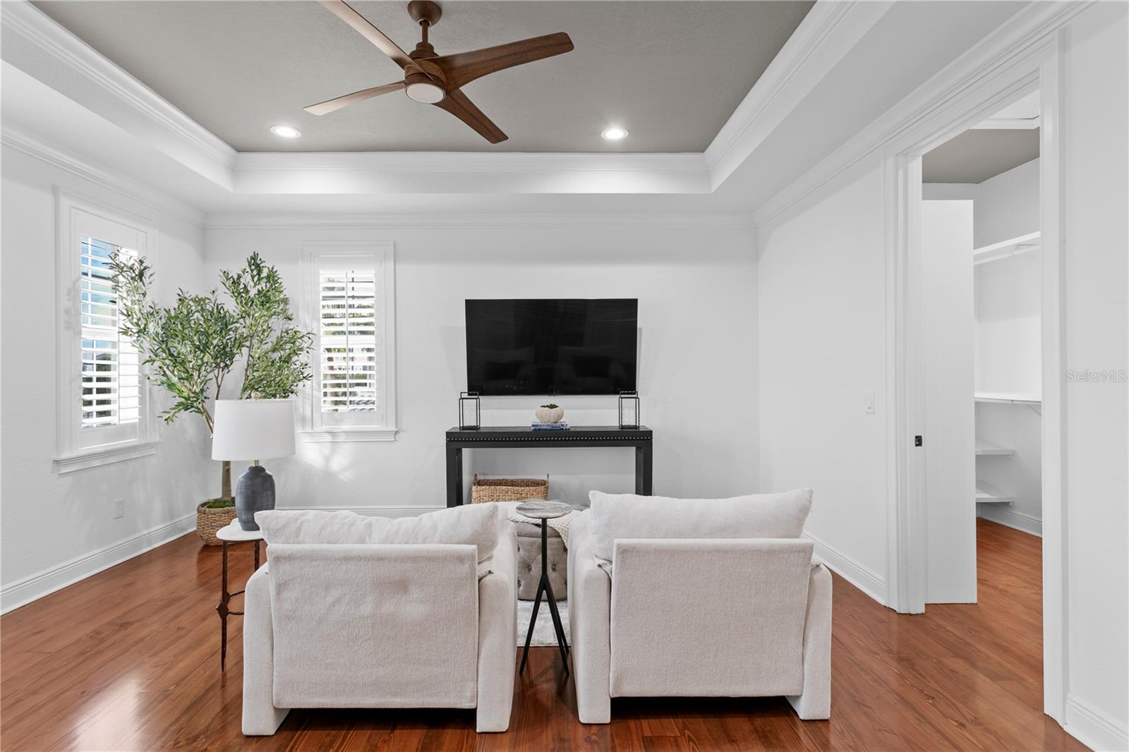 Listing photo id 40 for 5905 Beacon Shores Street