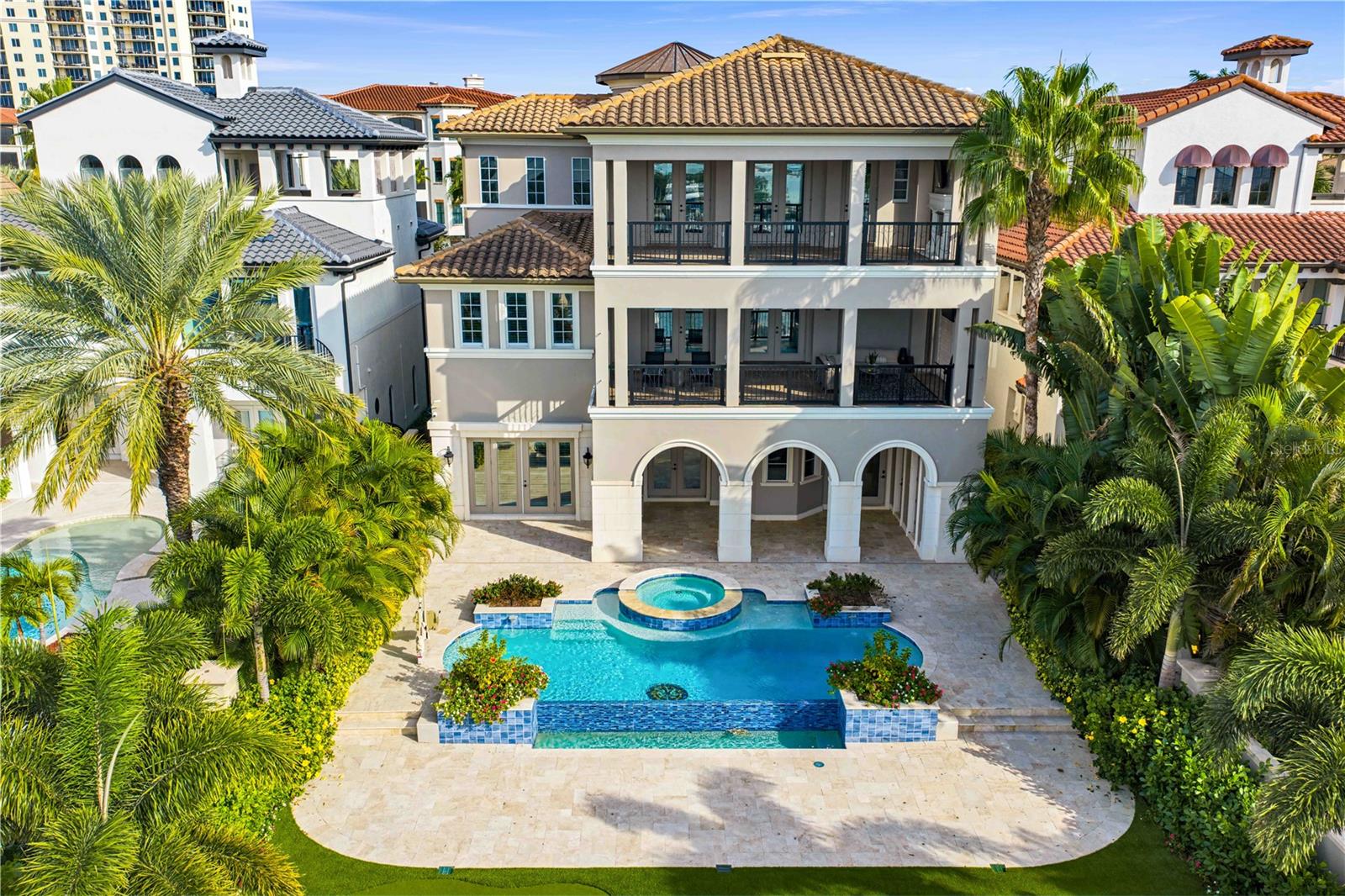 Listing photo id 3 for 5905 Beacon Shores Street