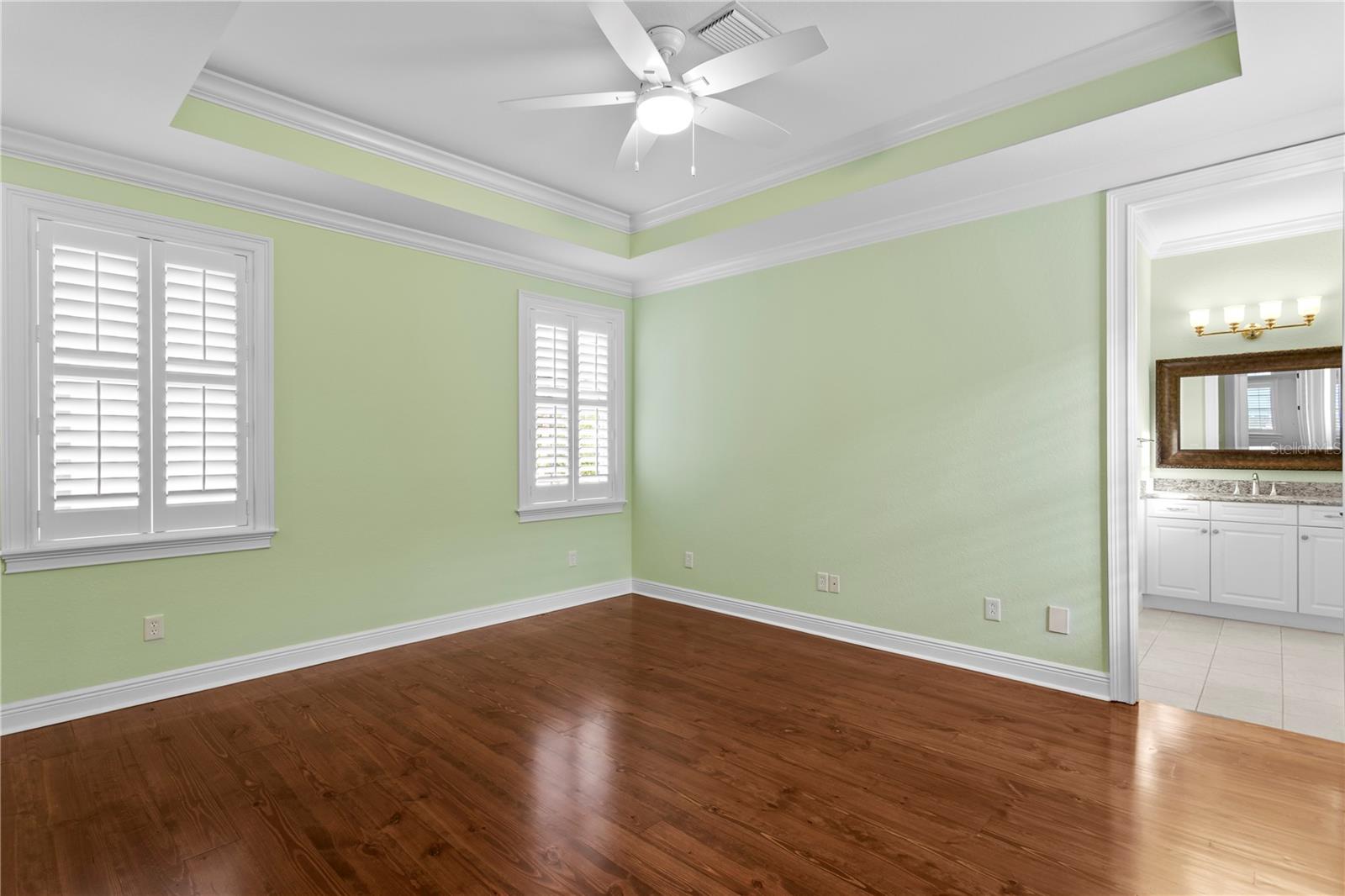 Listing photo id 57 for 5905 Beacon Shores Street