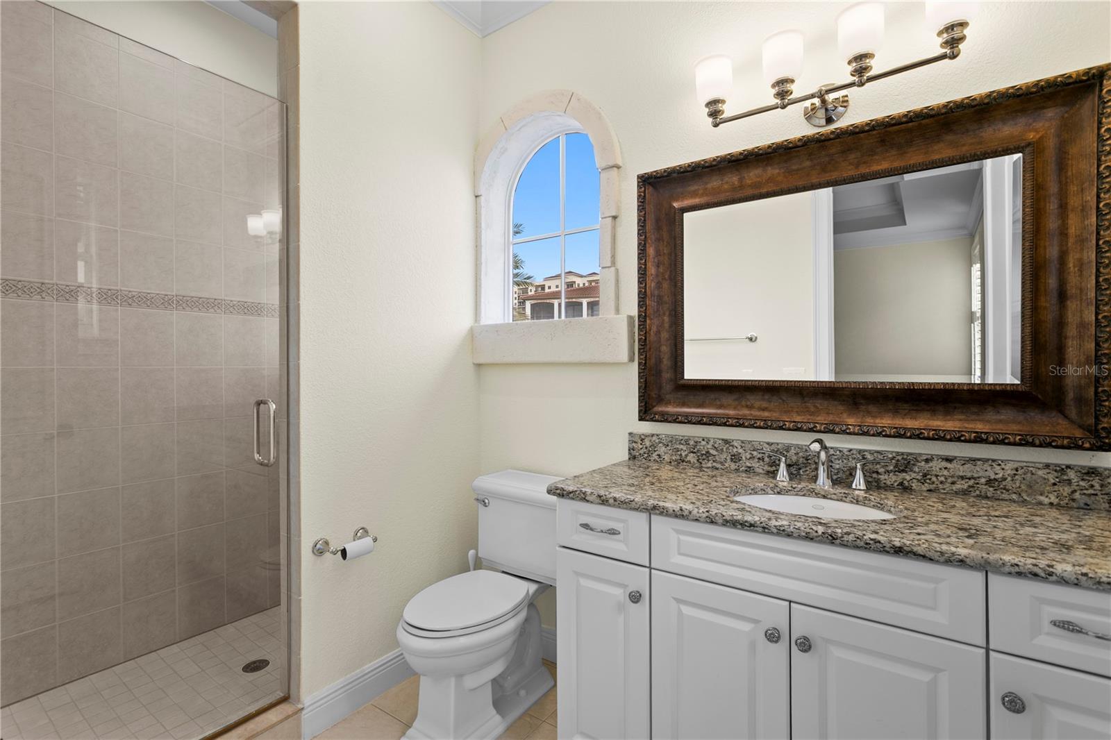 Listing photo id 60 for 5905 Beacon Shores Street