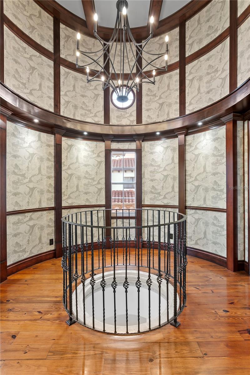 Listing photo id 61 for 5905 Beacon Shores Street