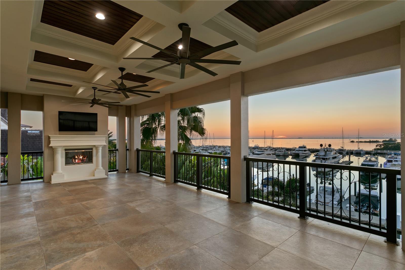 Listing photo id 66 for 5905 Beacon Shores Street