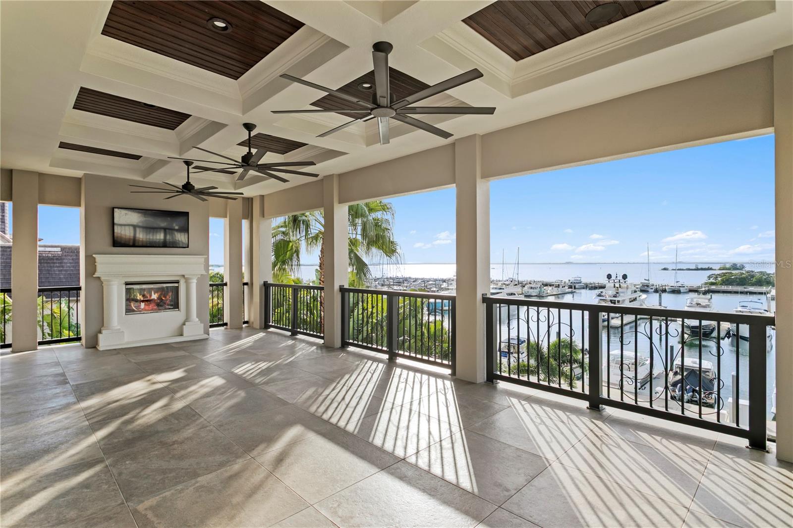 Listing photo id 69 for 5905 Beacon Shores Street