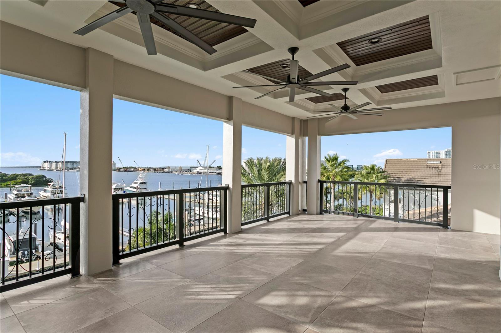 Listing photo id 70 for 5905 Beacon Shores Street