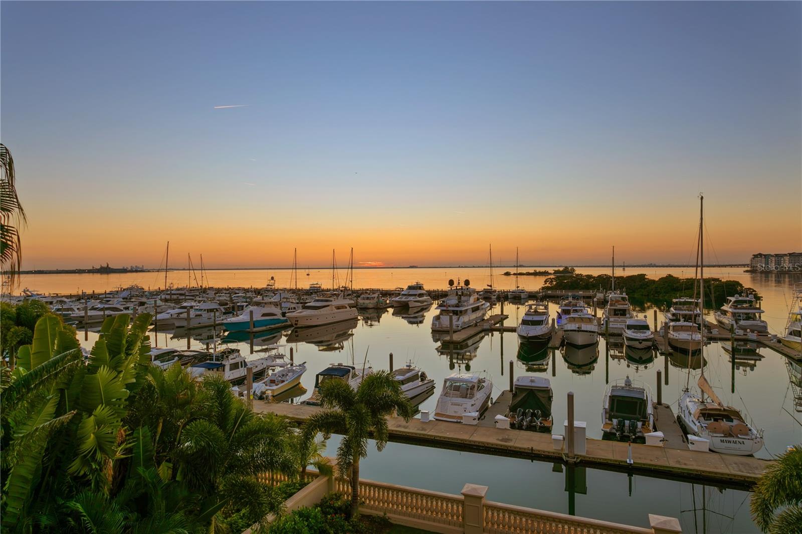 Listing photo id 83 for 5905 Beacon Shores Street