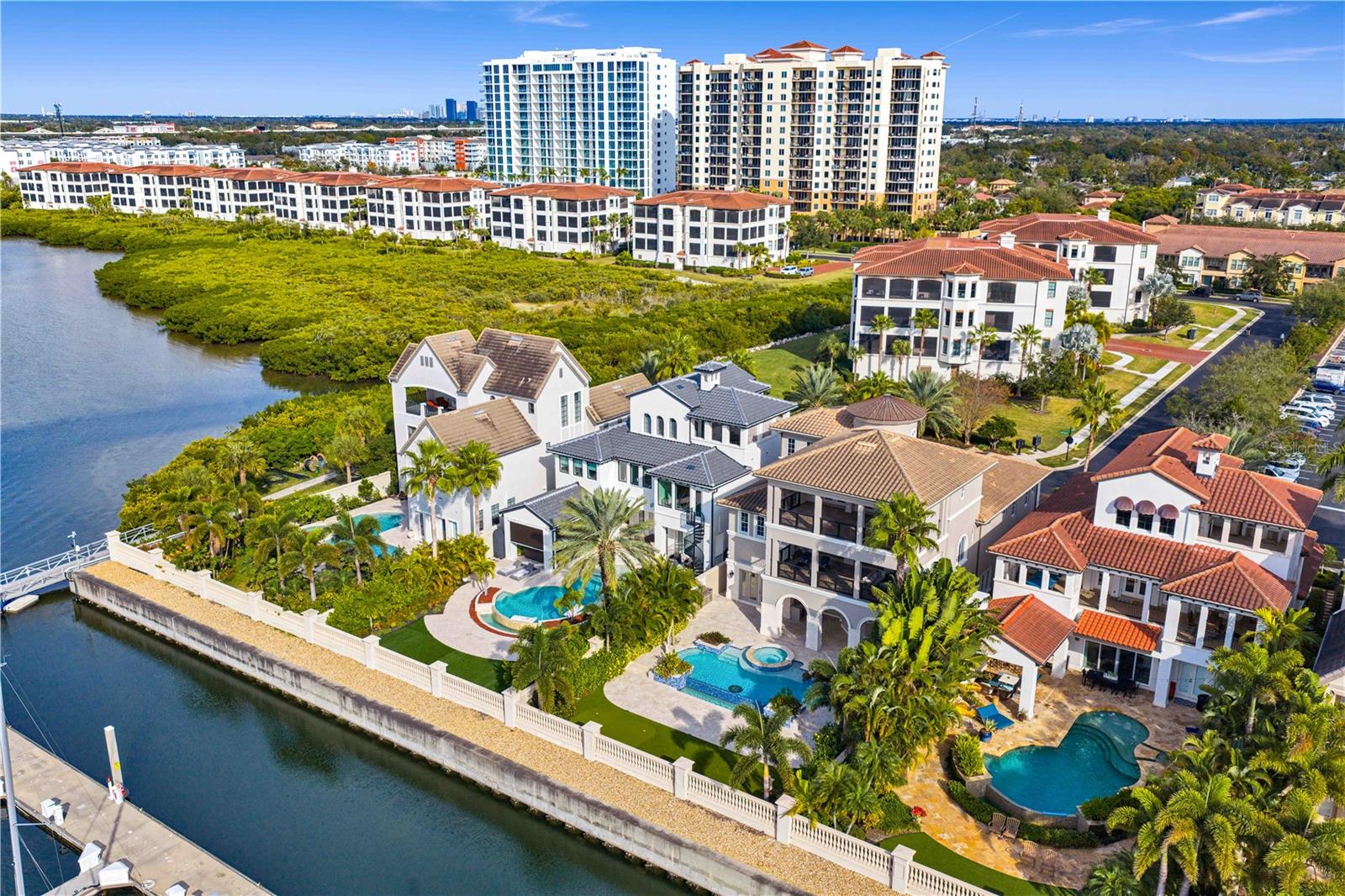 Listing photo id 89 for 5905 Beacon Shores Street