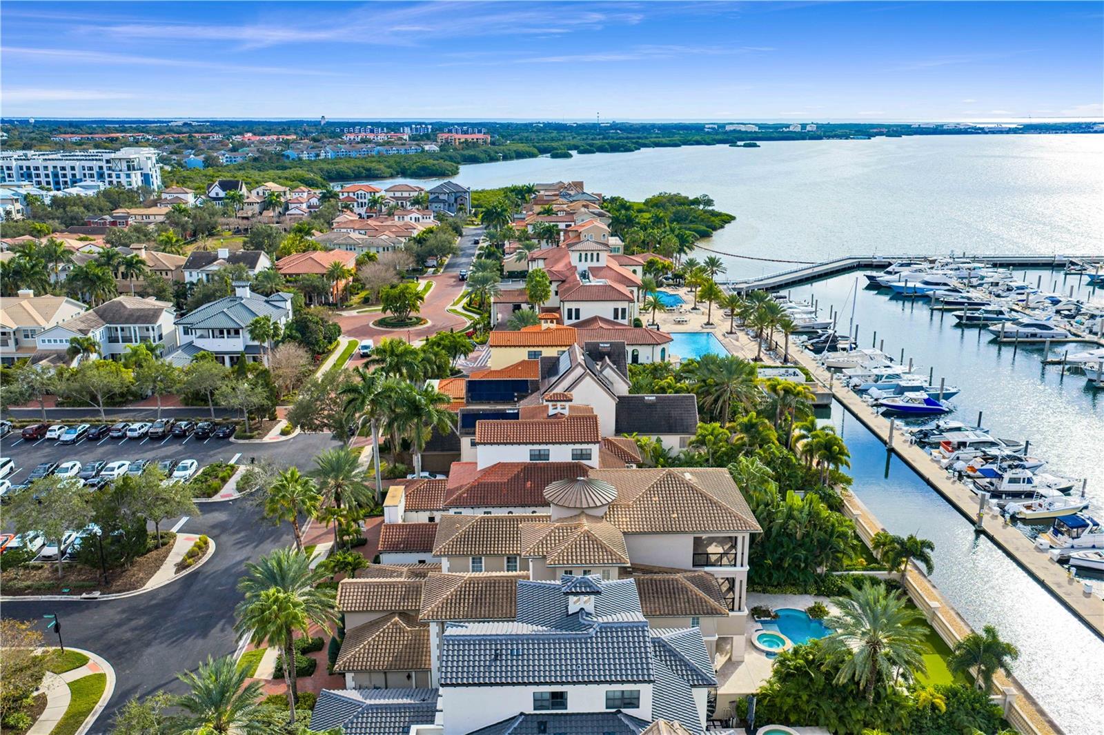 Listing photo id 90 for 5905 Beacon Shores Street