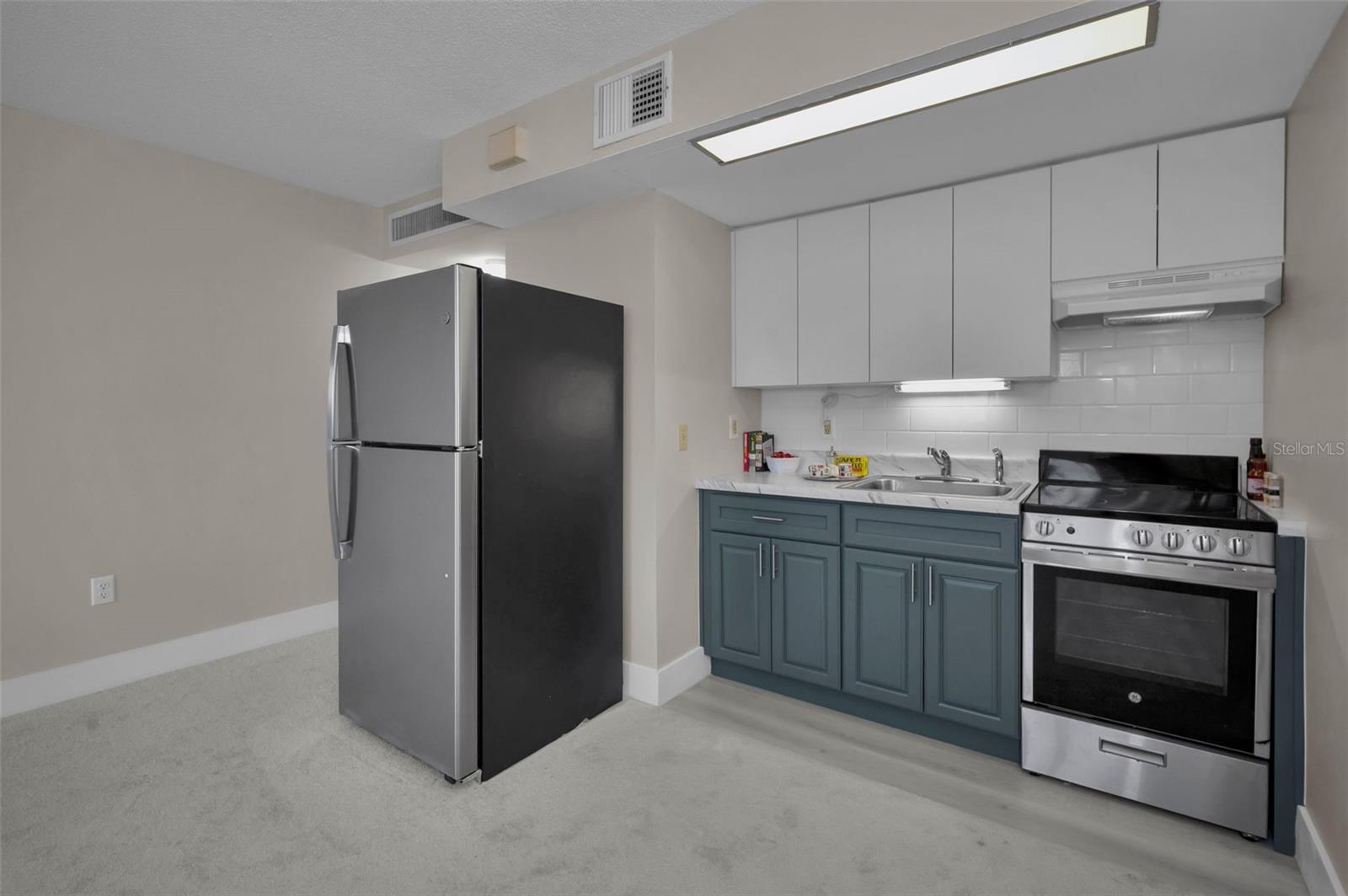 Image 16 of 46 For 622 Edgewater Drive 123