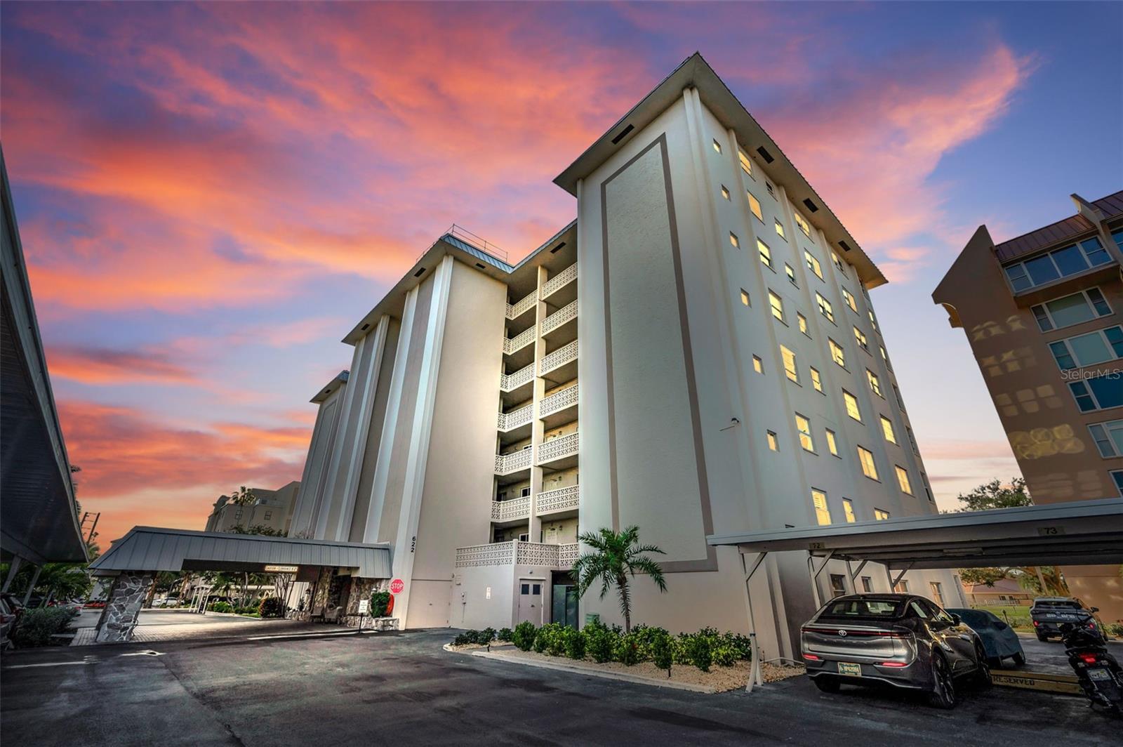 Image 2 of 46 For 622 Edgewater Drive 123