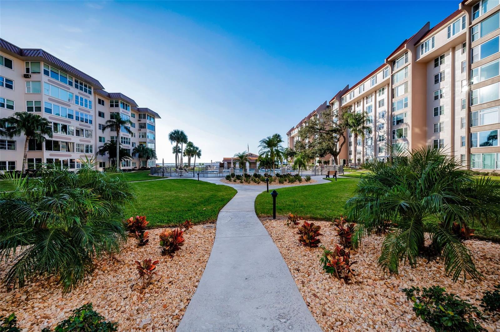 Image 27 of 46 For 622 Edgewater Drive 123