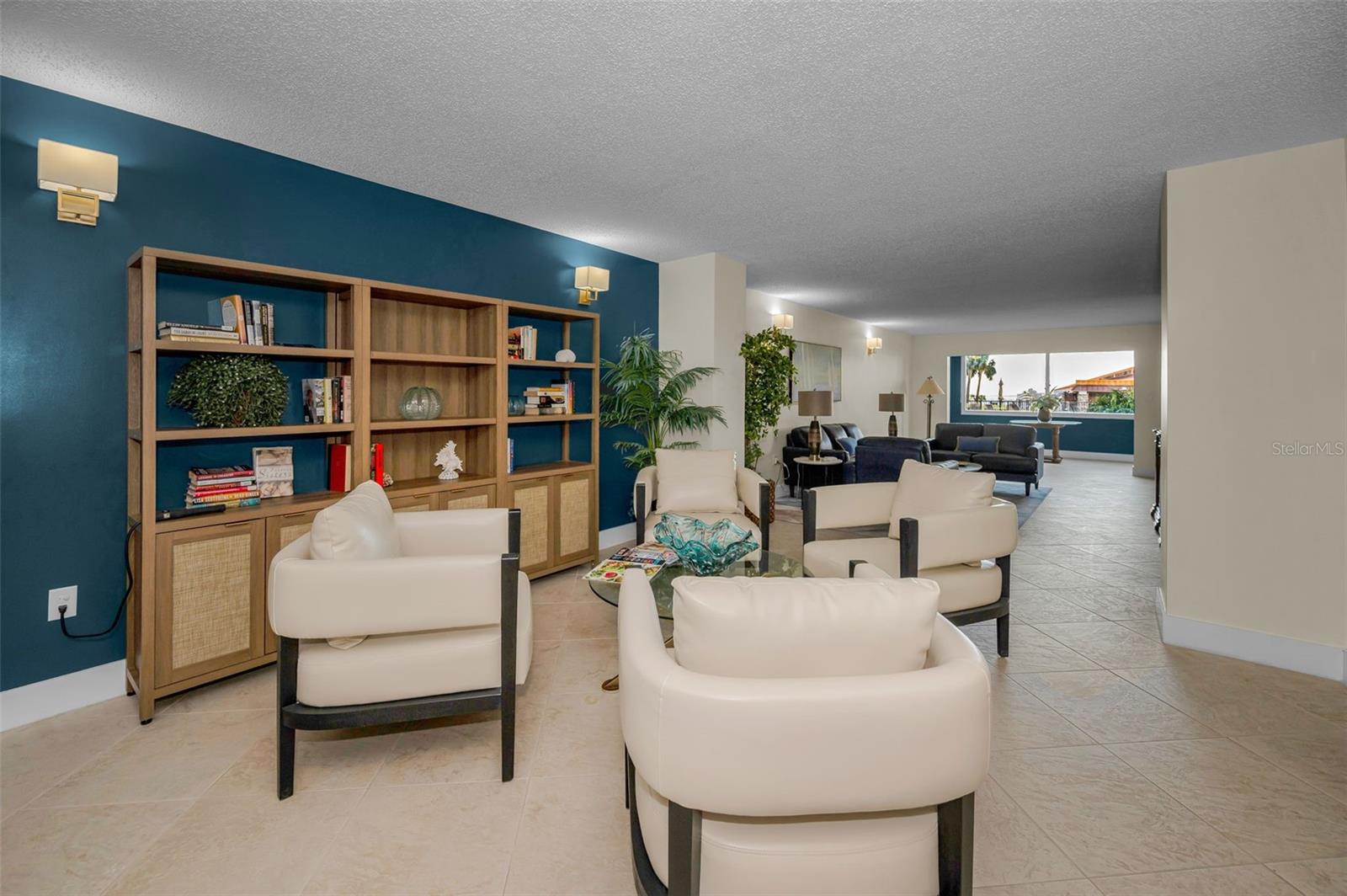 Image 29 of 46 For 622 Edgewater Drive 123