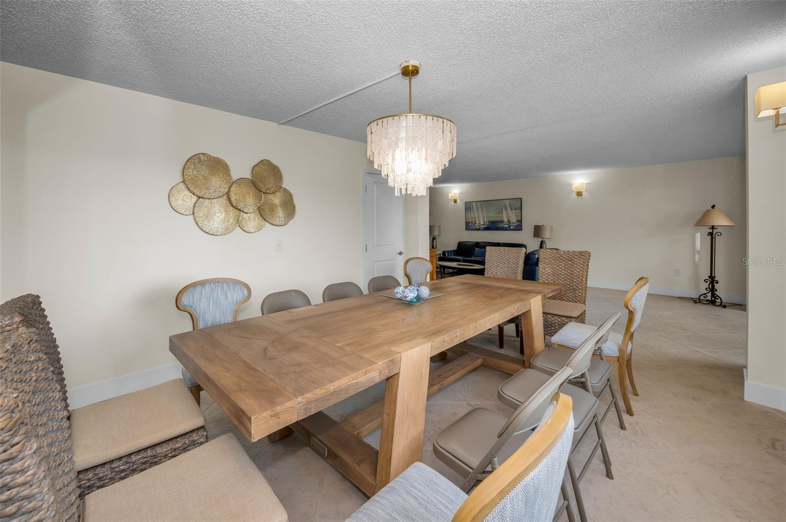 Image 30 of 46 For 622 Edgewater Drive 123