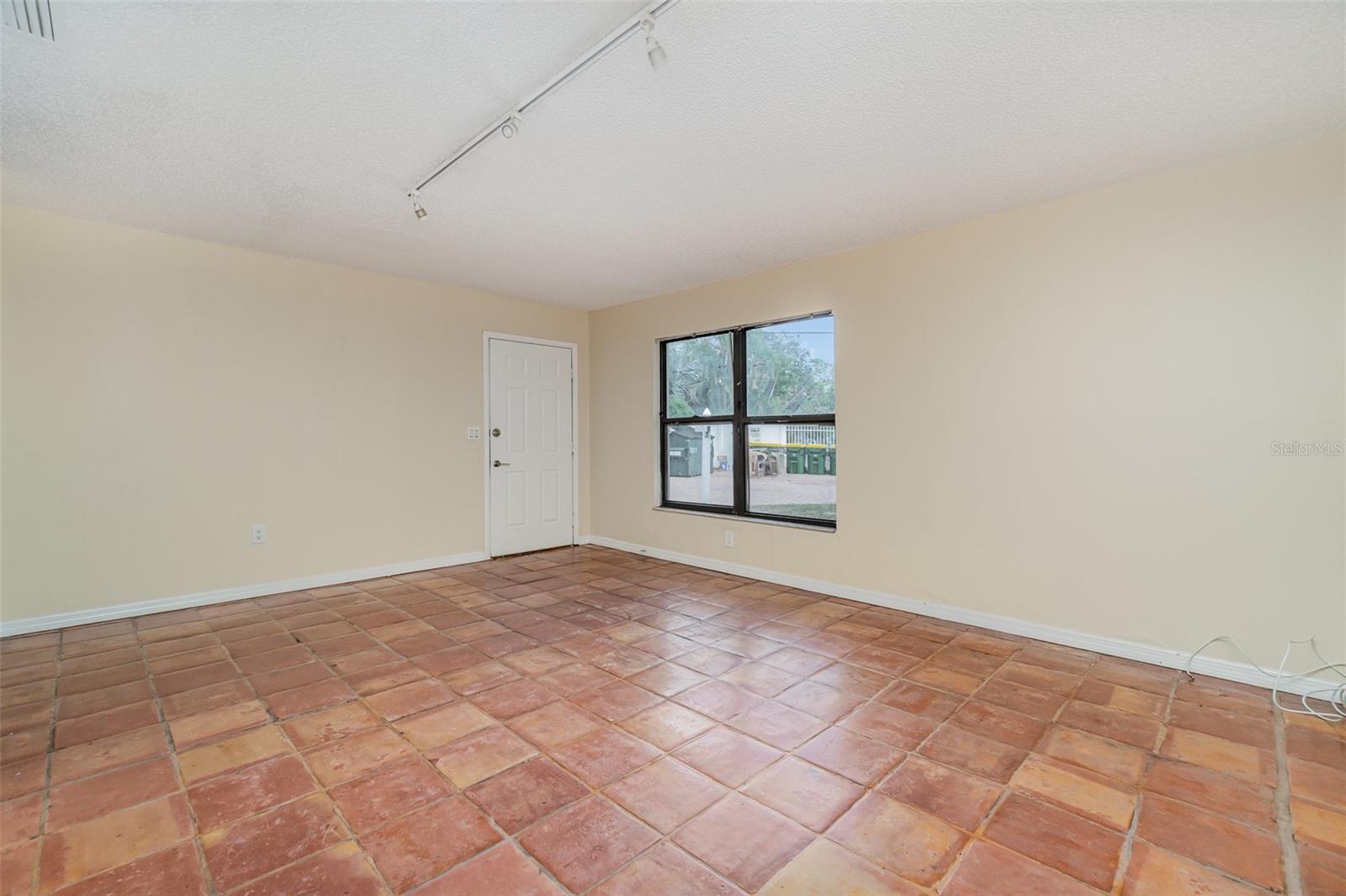 Image 13 of 23 For 4651 Summerwind Drive 26