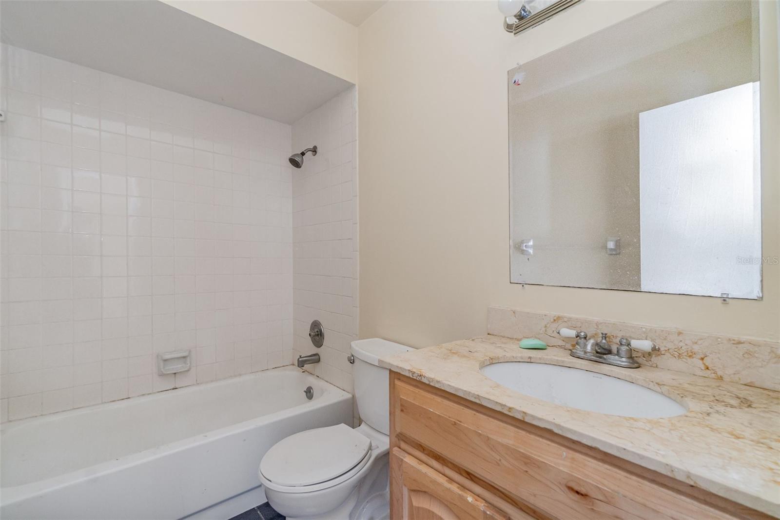 Image 17 of 23 For 4651 Summerwind Drive 26