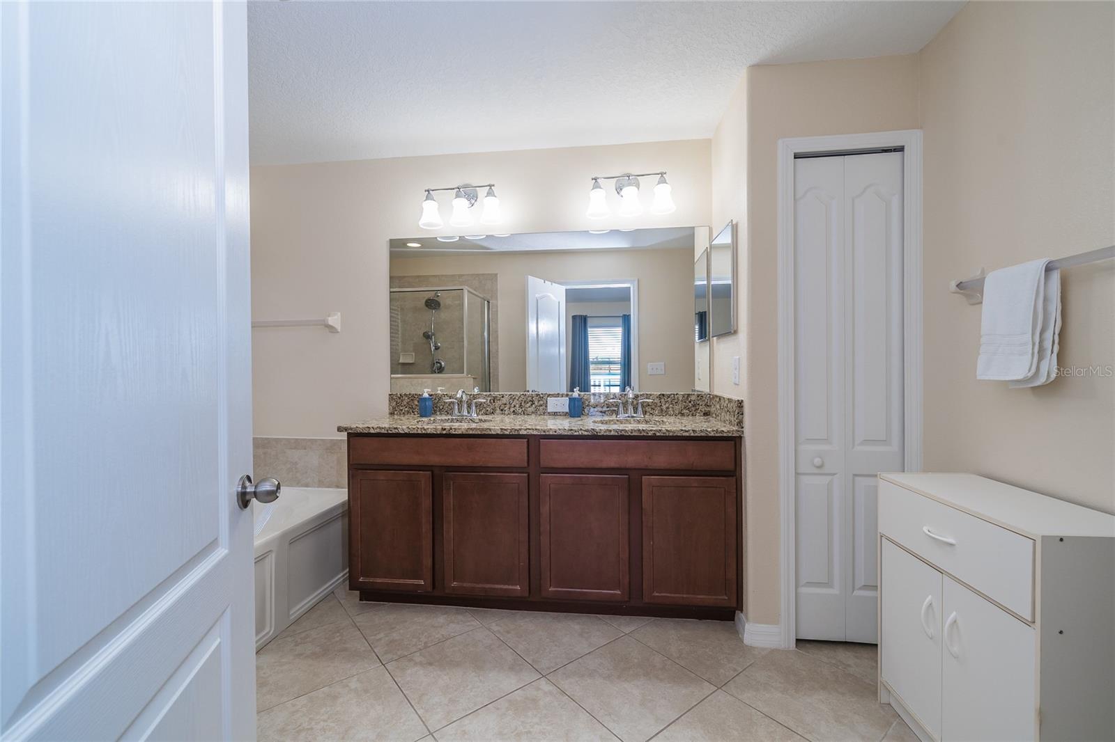 Image 25 of 52 For 3676 Seven Seas Avenue