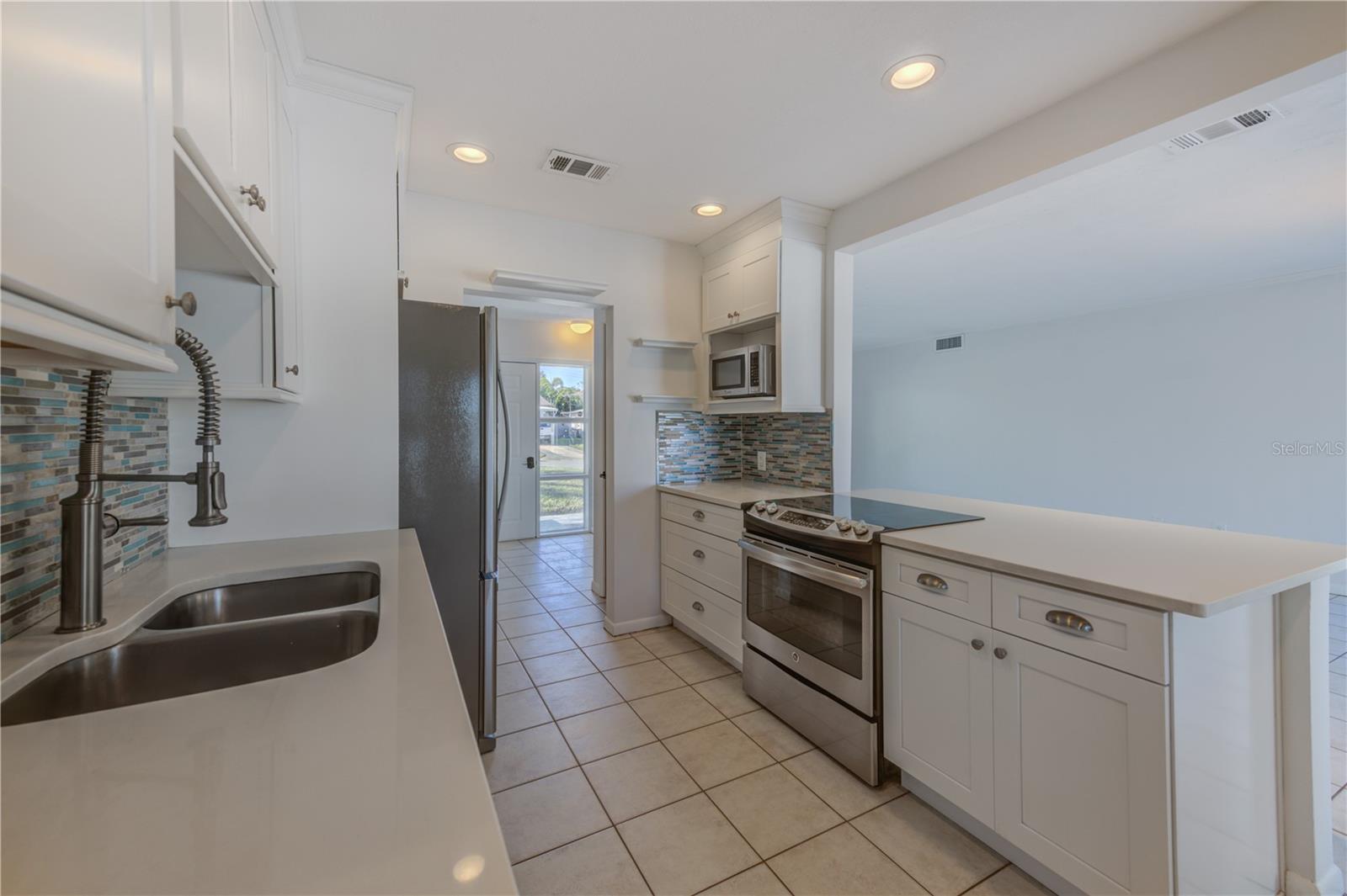 Image 12 of 31 For 149 Pinewood Avenue