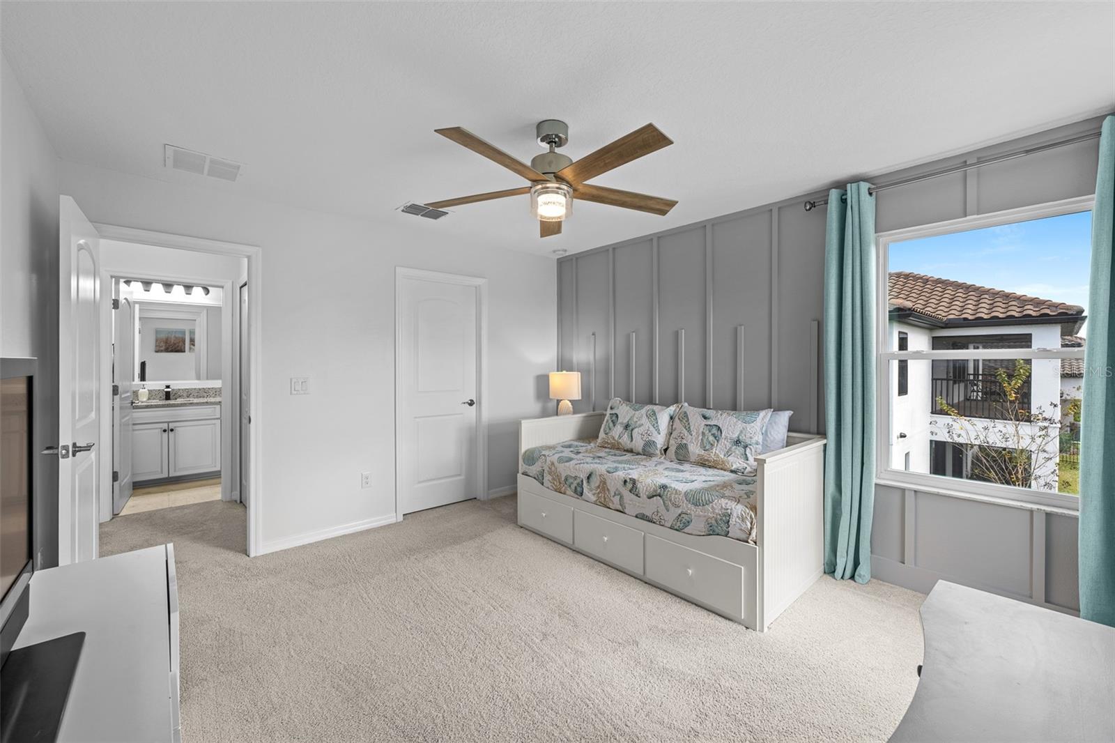 Image 35 of 50 For 33376 Kateland Drive