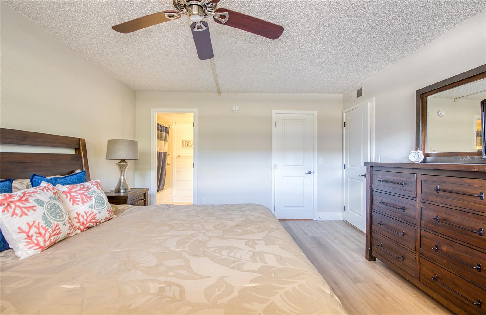 Image 21 of 35 For 7420 Bay Island Drive S 174