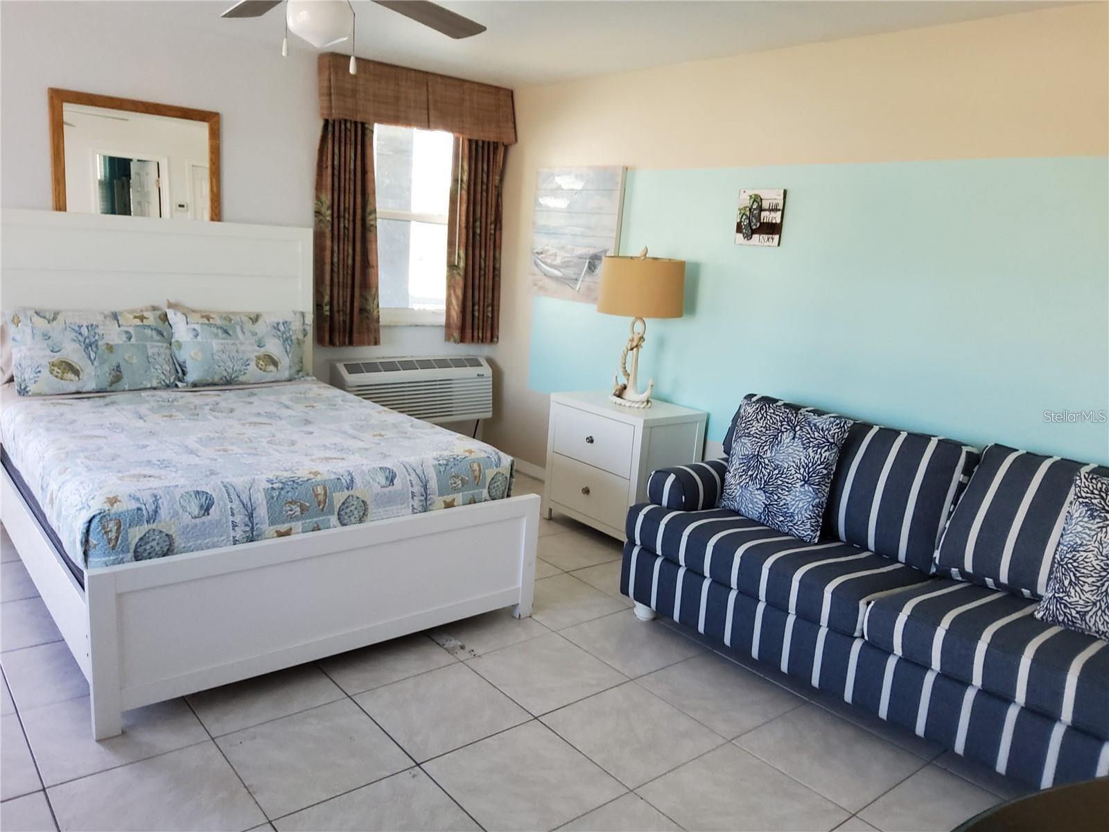 Image 4 of 11 For 603 Mandalay Avenue 212