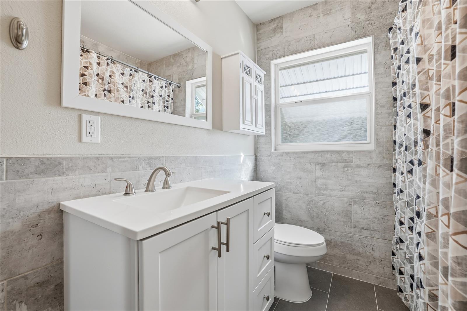 Image 16 of 41 For 2102 Kirby Circle