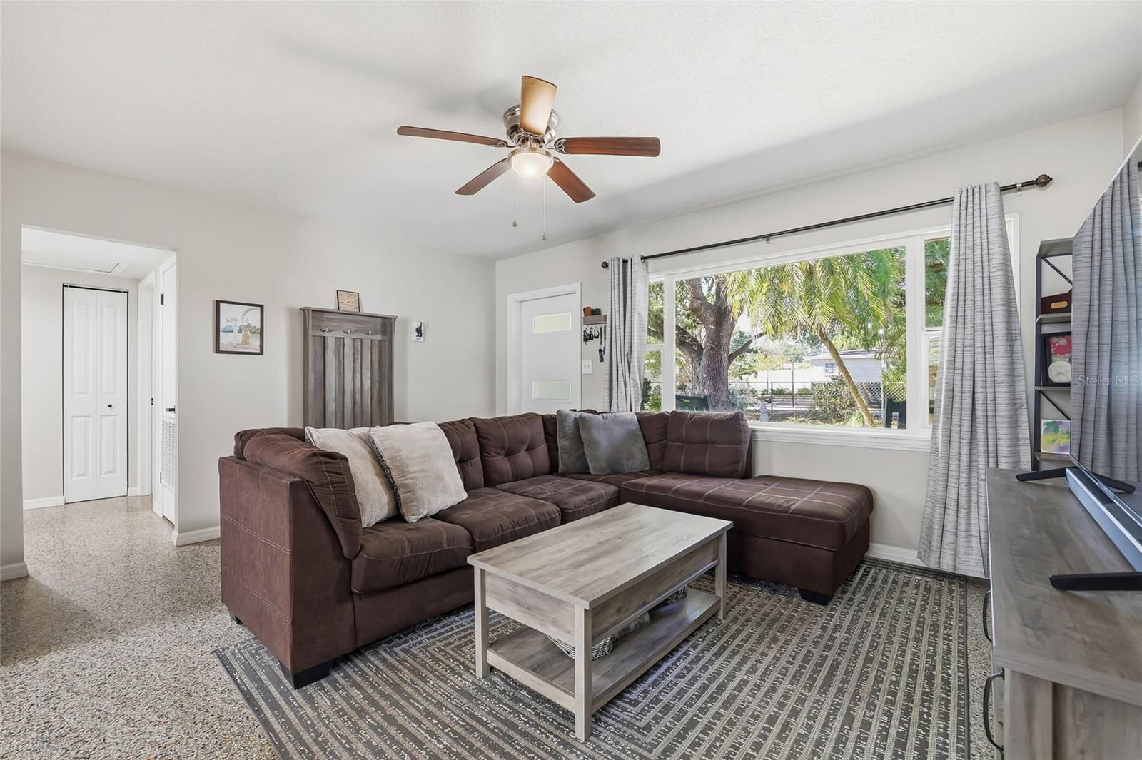 Image 2 of 41 For 2102 Kirby Circle