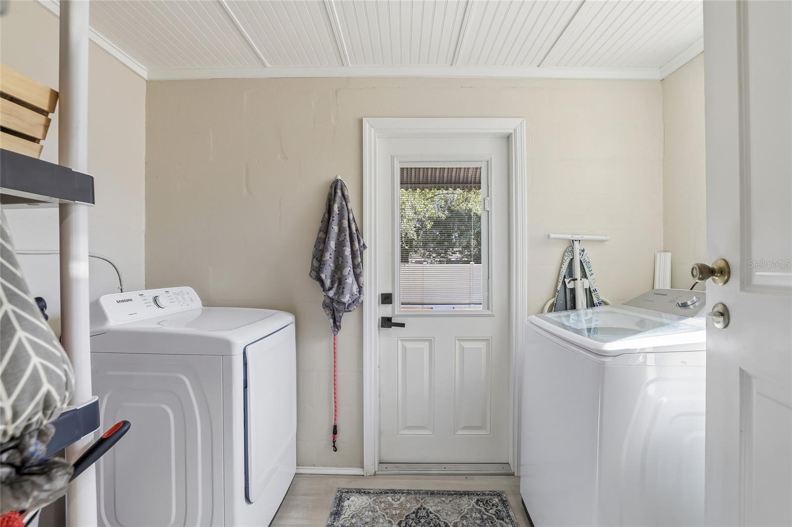 Image 23 of 41 For 2102 Kirby Circle