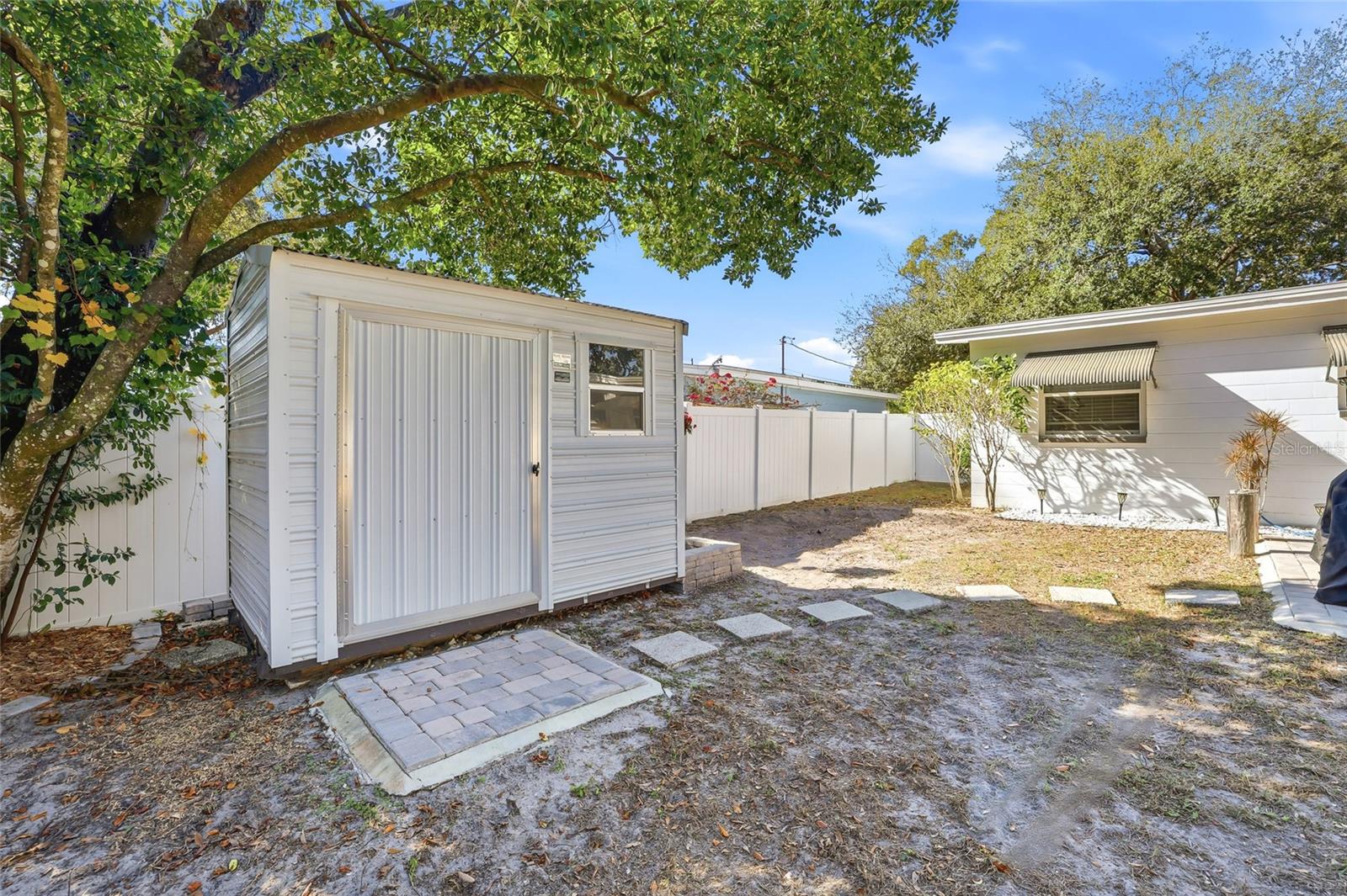 Image 32 of 41 For 2102 Kirby Circle