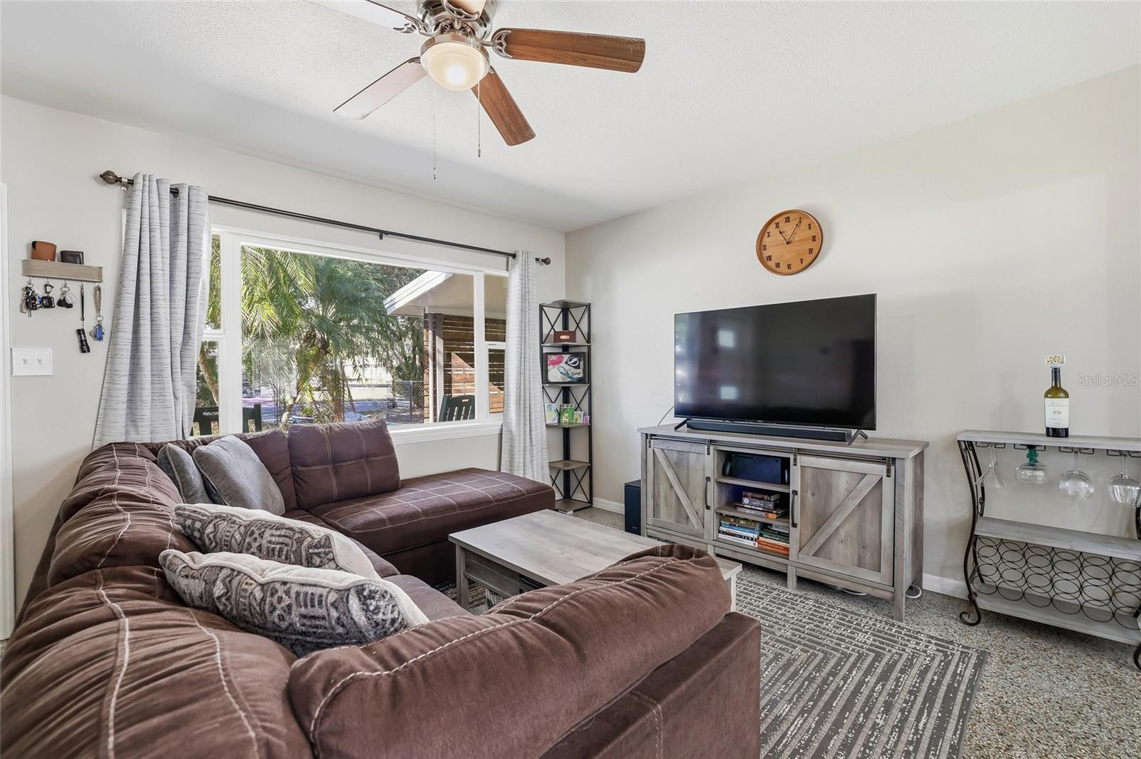 Image 6 of 41 For 2102 Kirby Circle