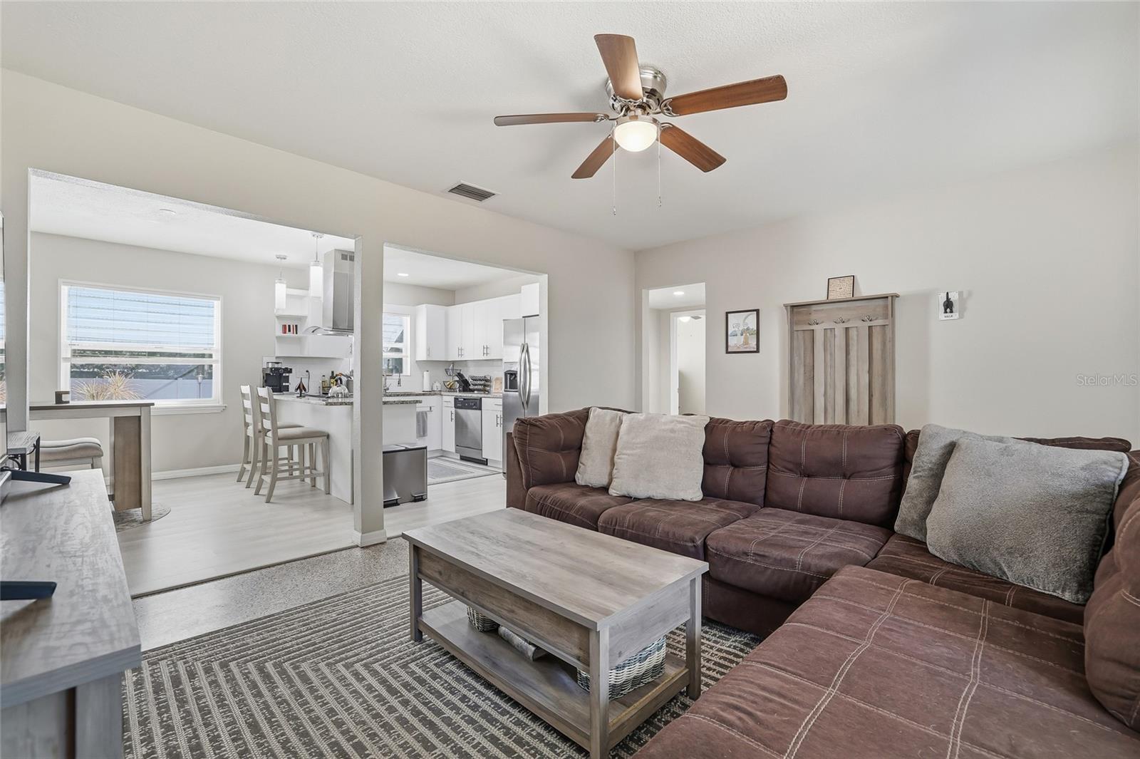 Image 7 of 41 For 2102 Kirby Circle