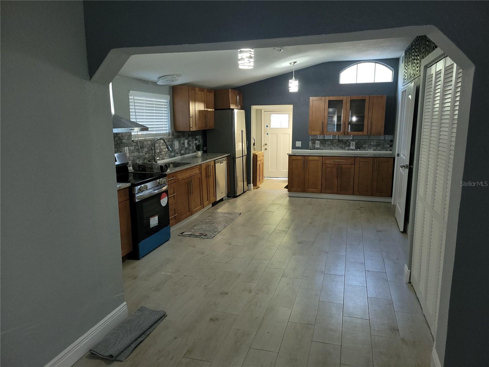 Image 71 of 99 For 5548 11th Street