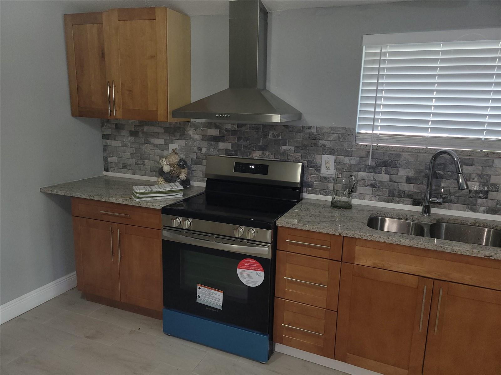 Image 76 of 99 For 5548 11th Street