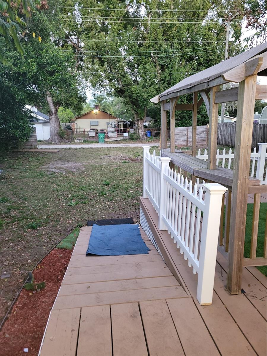 Image 9 of 99 For 5548 11th Street