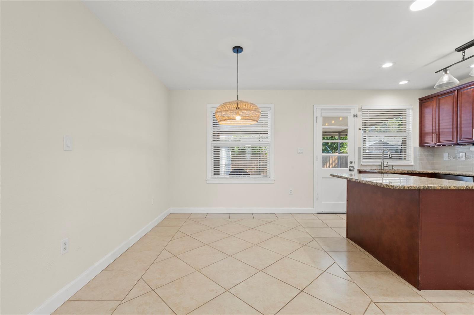 Image 10 of 25 For 3505 Prescott Street N