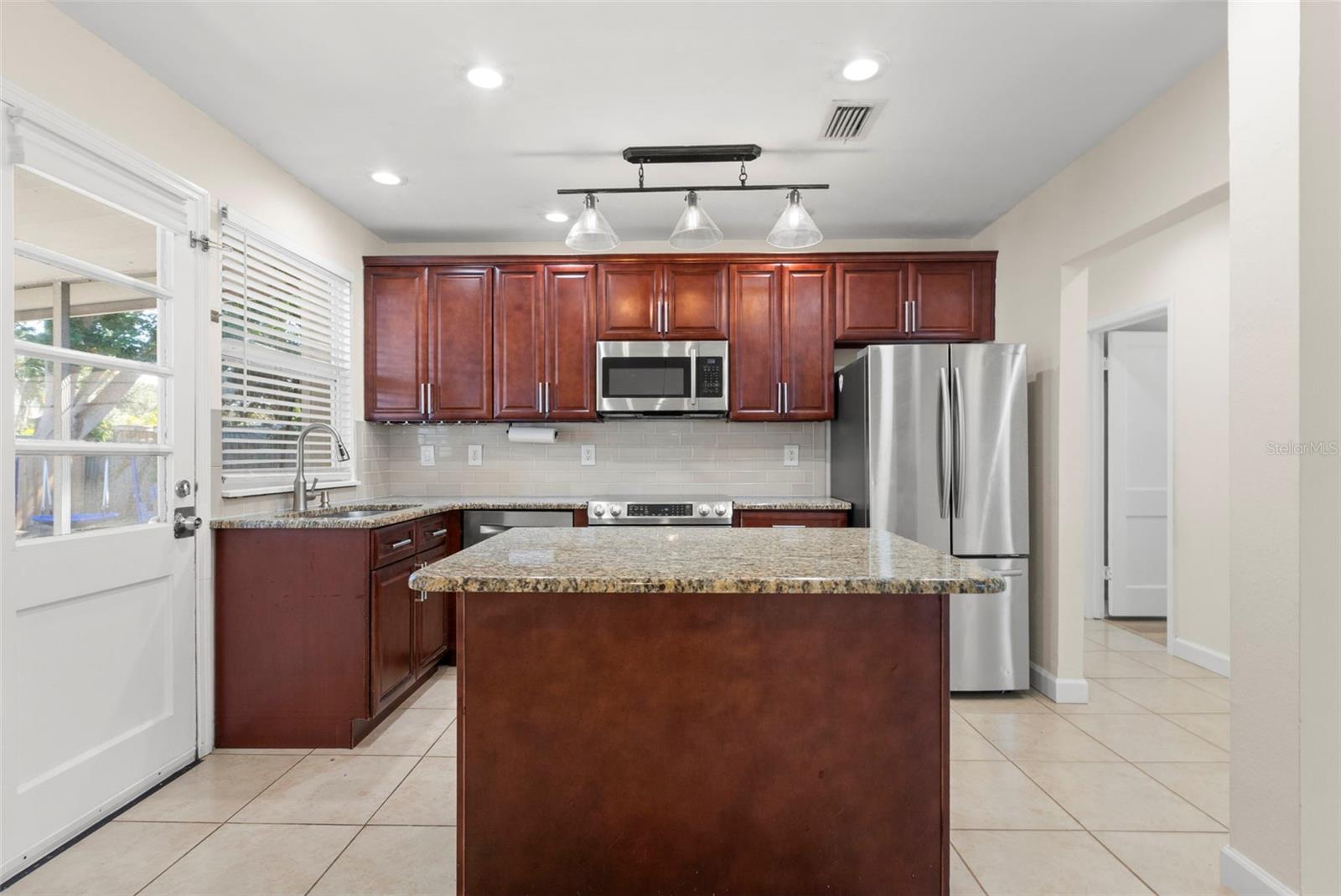 Image 12 of 25 For 3505 Prescott Street N