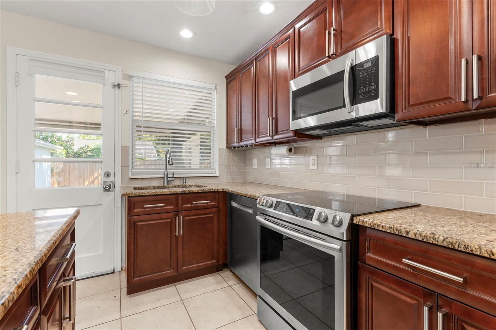 Image 13 of 25 For 3505 Prescott Street N