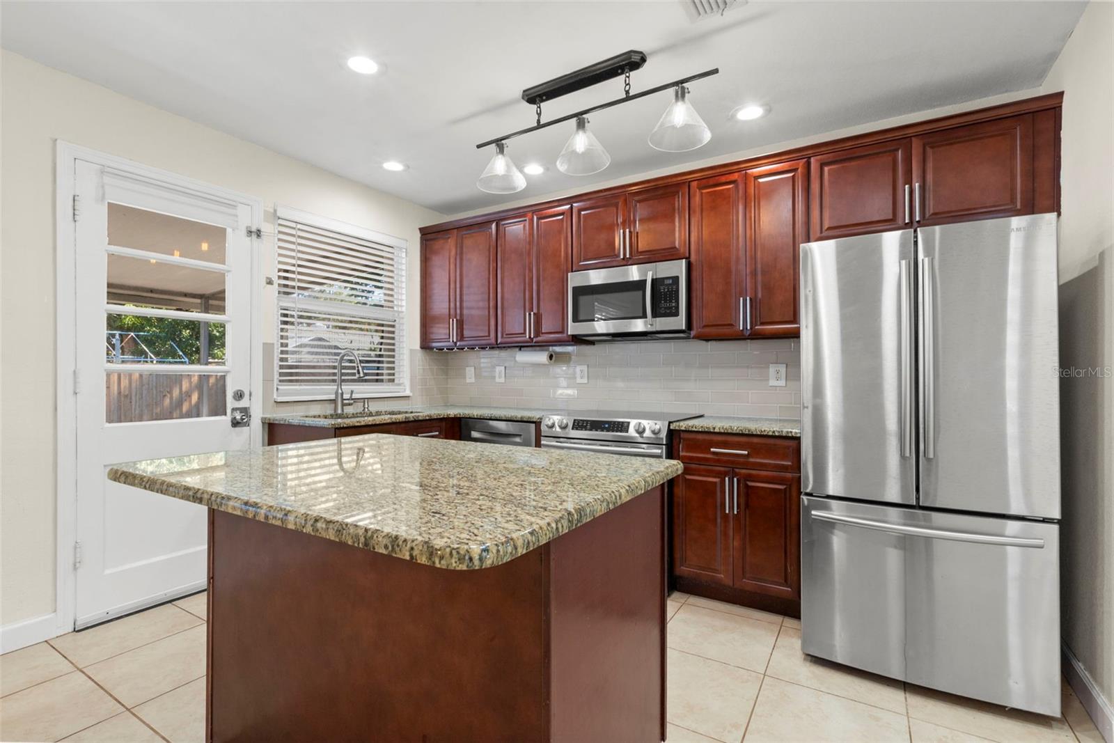 Image 14 of 25 For 3505 Prescott Street N