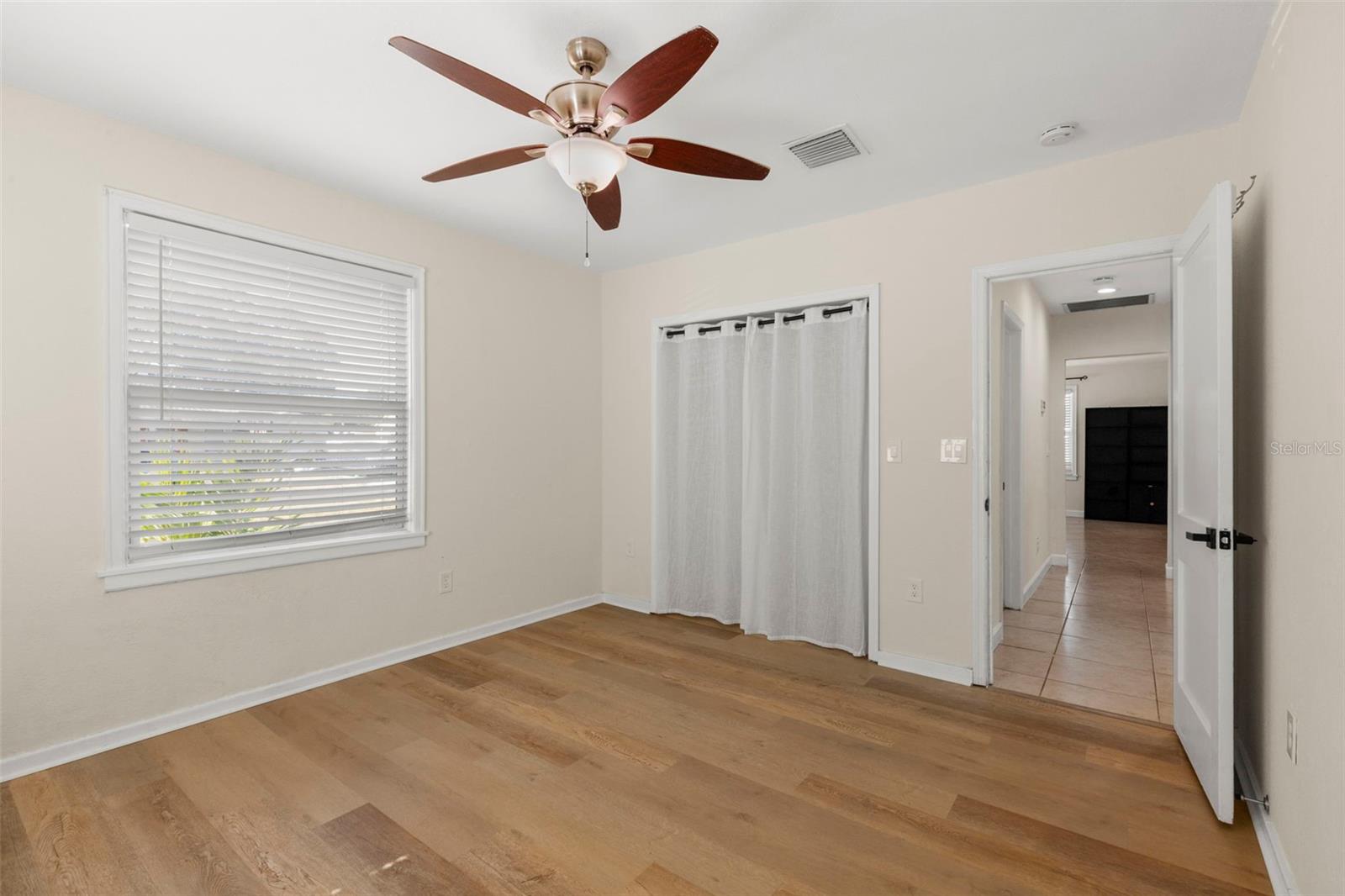 Image 17 of 25 For 3505 Prescott Street N