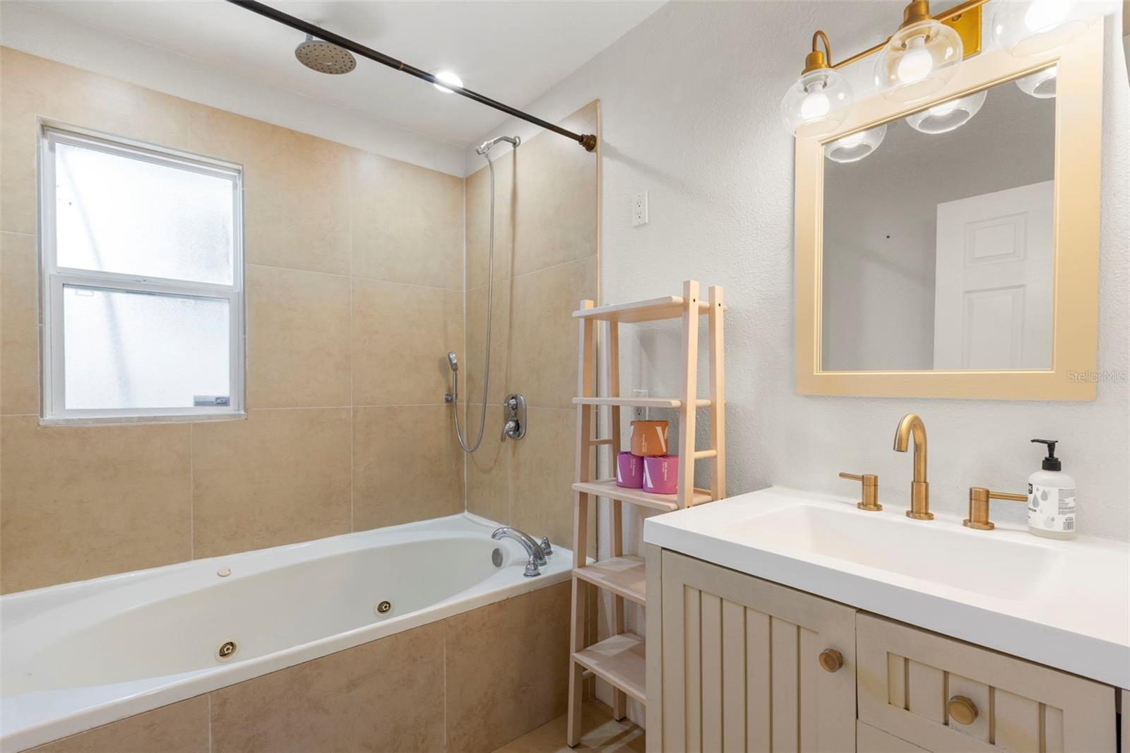 Image 18 of 25 For 3505 Prescott Street N