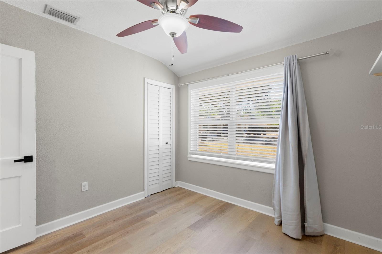 Image 22 of 25 For 3505 Prescott Street N