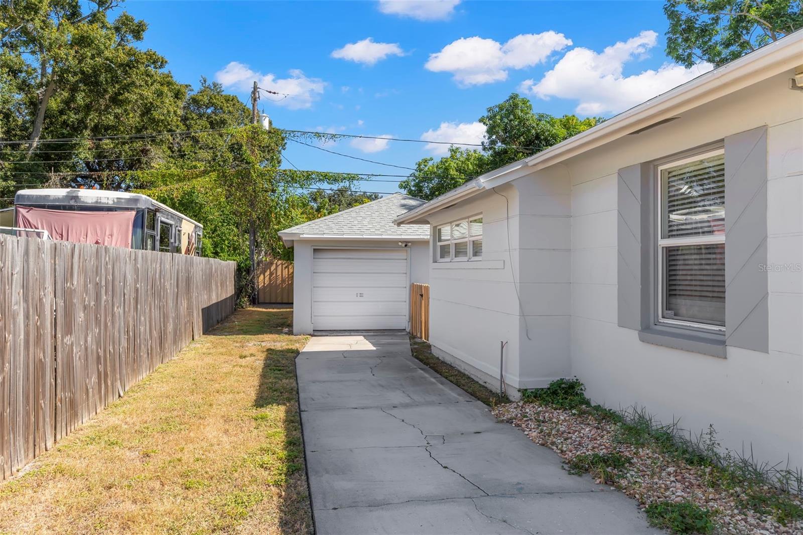 Image 4 of 25 For 3505 Prescott Street N