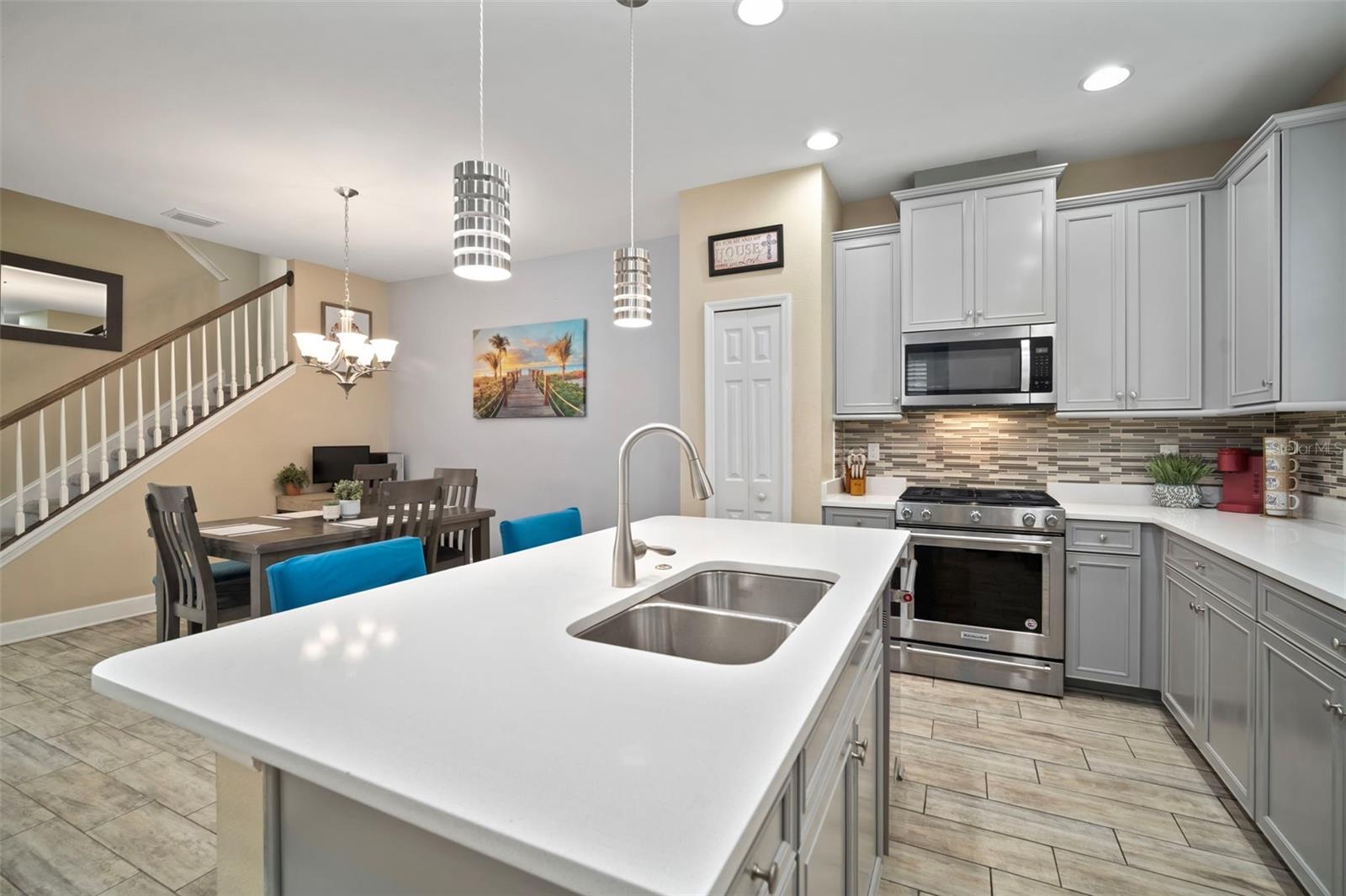 Image 2 of 40 For 5807 Circa Fishhawk Boulevard