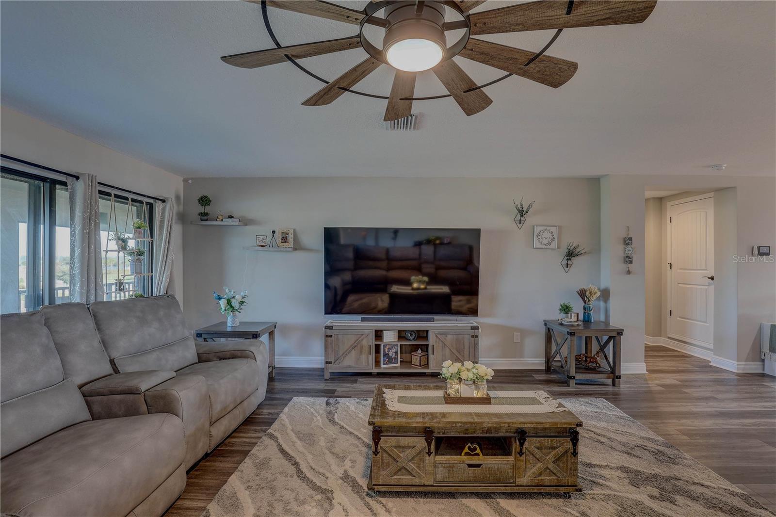 Image 33 of 70 For 14536 Woodland Spur Drive