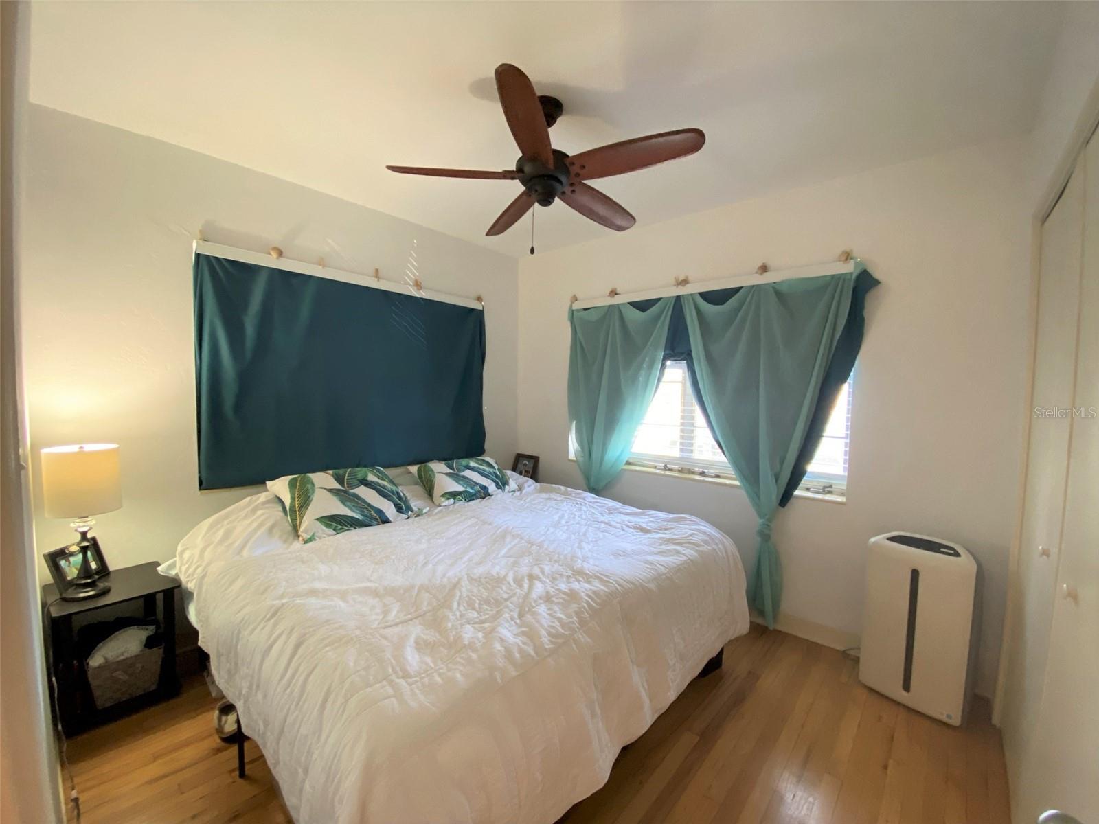 Image 13 of 27 For 1800 Pass A Grille Way 5