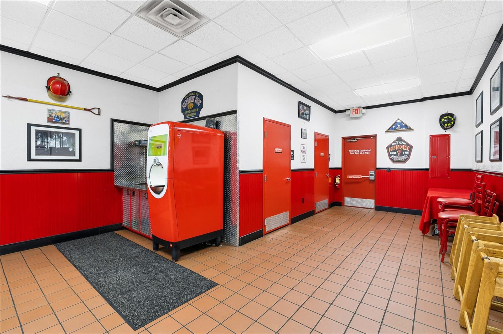 Image 14 of 35 For 18500 Veterans Boulevard 4