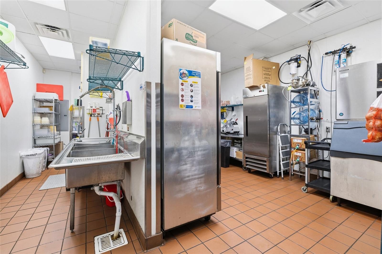 Image 23 of 35 For 18500 Veterans Boulevard 4